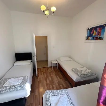 Hostel Split * ספליט