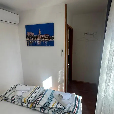 Hostel Split بيت شباب *