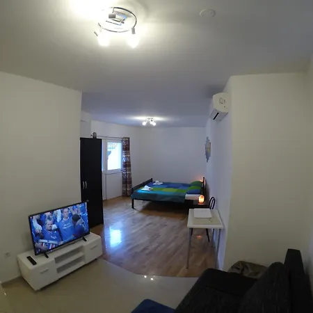 Hostel Split بيت شباب *