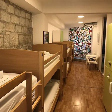 ホステル ホステル スプリト *