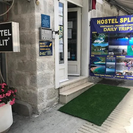 Hostel Split بيت شباب *