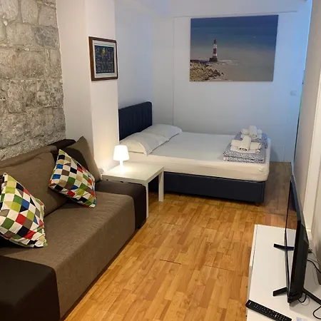 ホステル ホステル スプリト